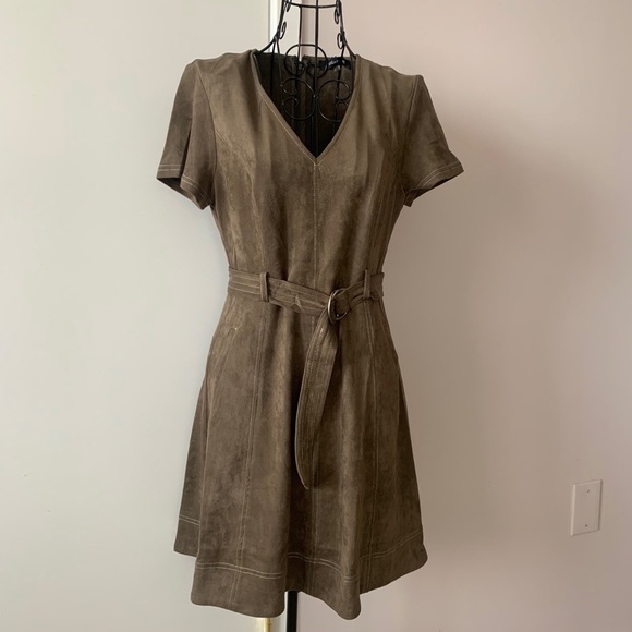 📦 MOVE OUT SALE - Olive Green Suede Belted Mini Dress - Picture 4 of 10